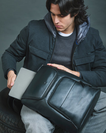 Momodesign Zaino Business Logo due tasche in pelle nera