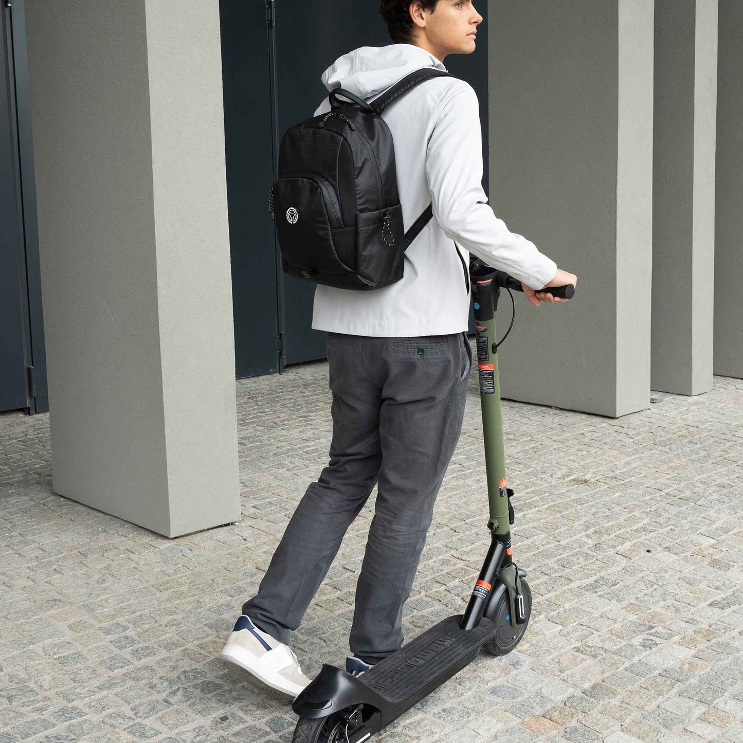 Momodesign Zaino Sportivo Adventure tasca frontale nero