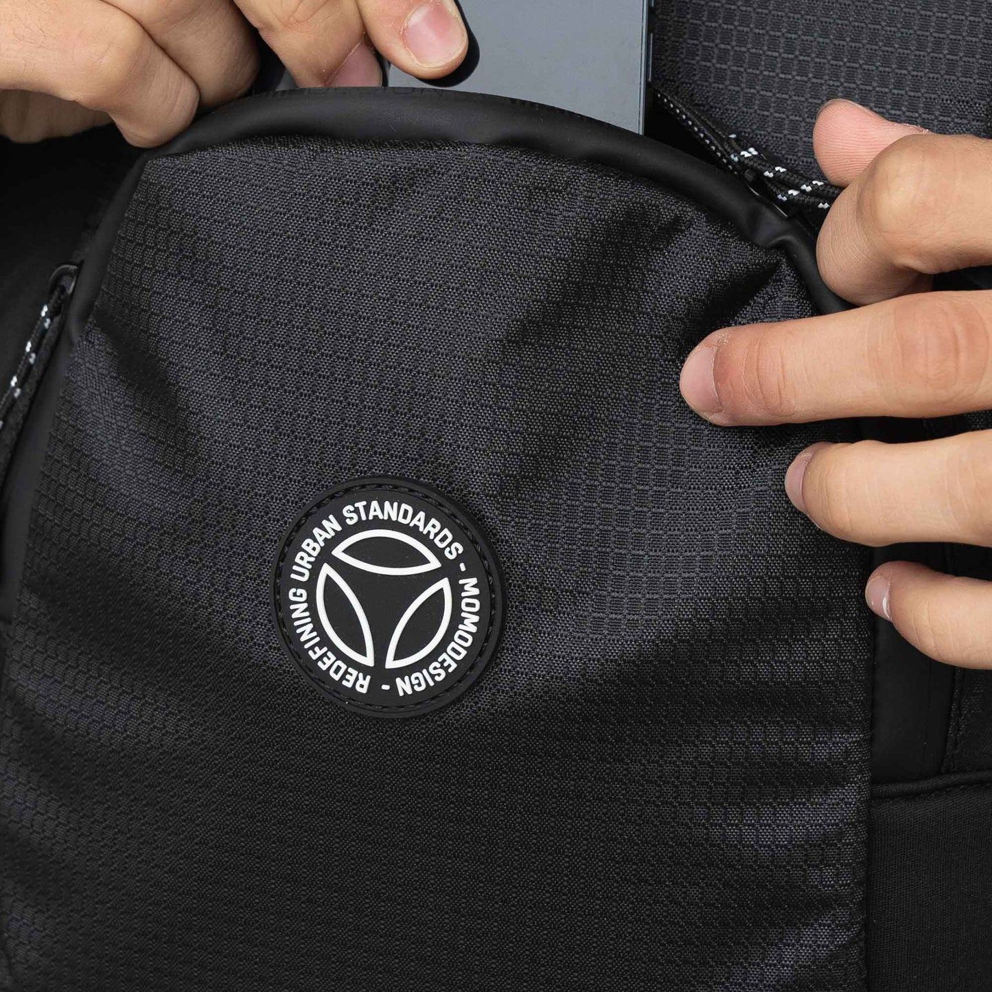 Momodesign Zaino Sportivo Adventure tasca frontale nero