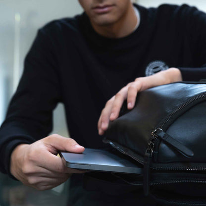 Momodesign Zaino Business Logo due tasche in pelle nera